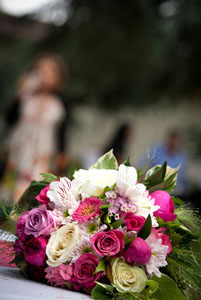Bouquet de la mariée dans un camaïeu de rouge